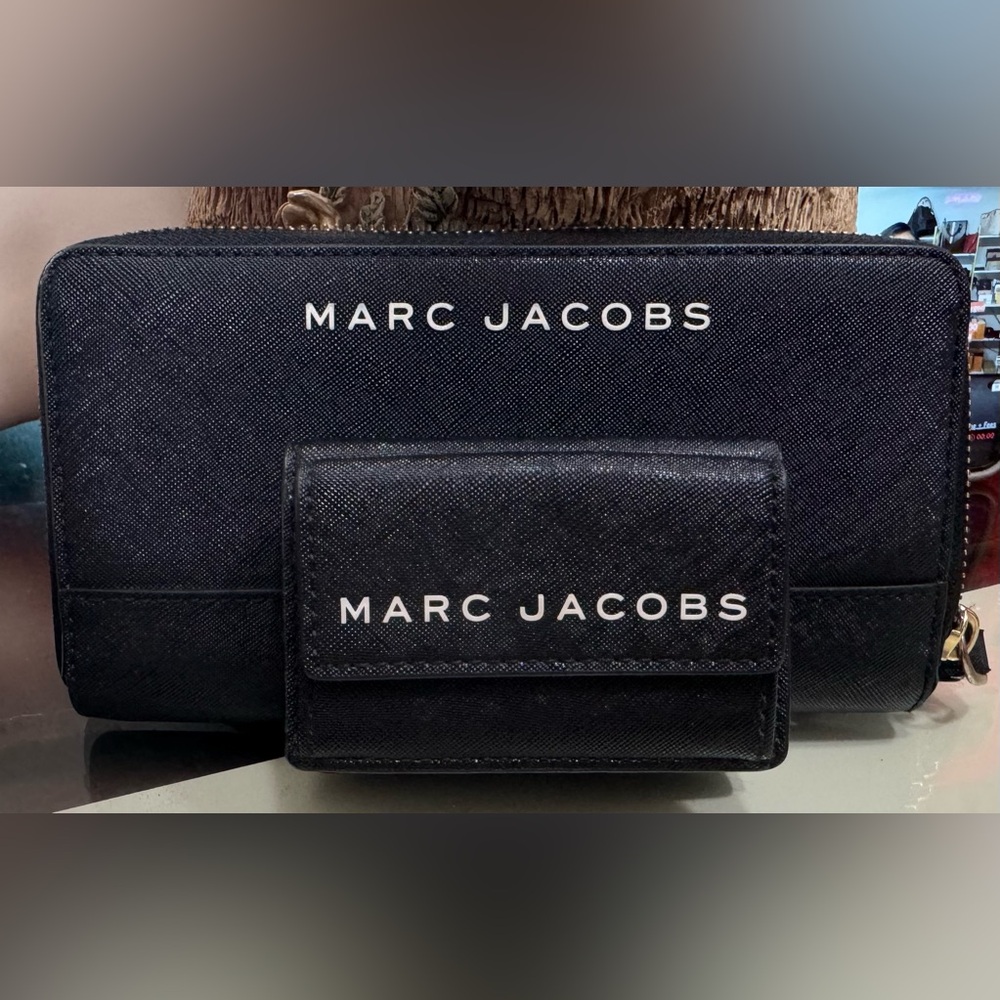 Authentic Marc Jacob’s wallet and coin purse, excellent condition